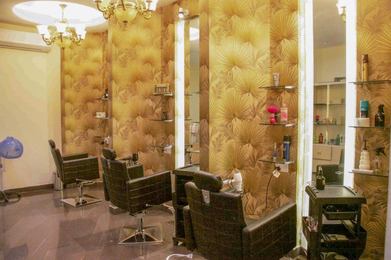 Four Leaf Hotel,Budaun Extérieur photo
