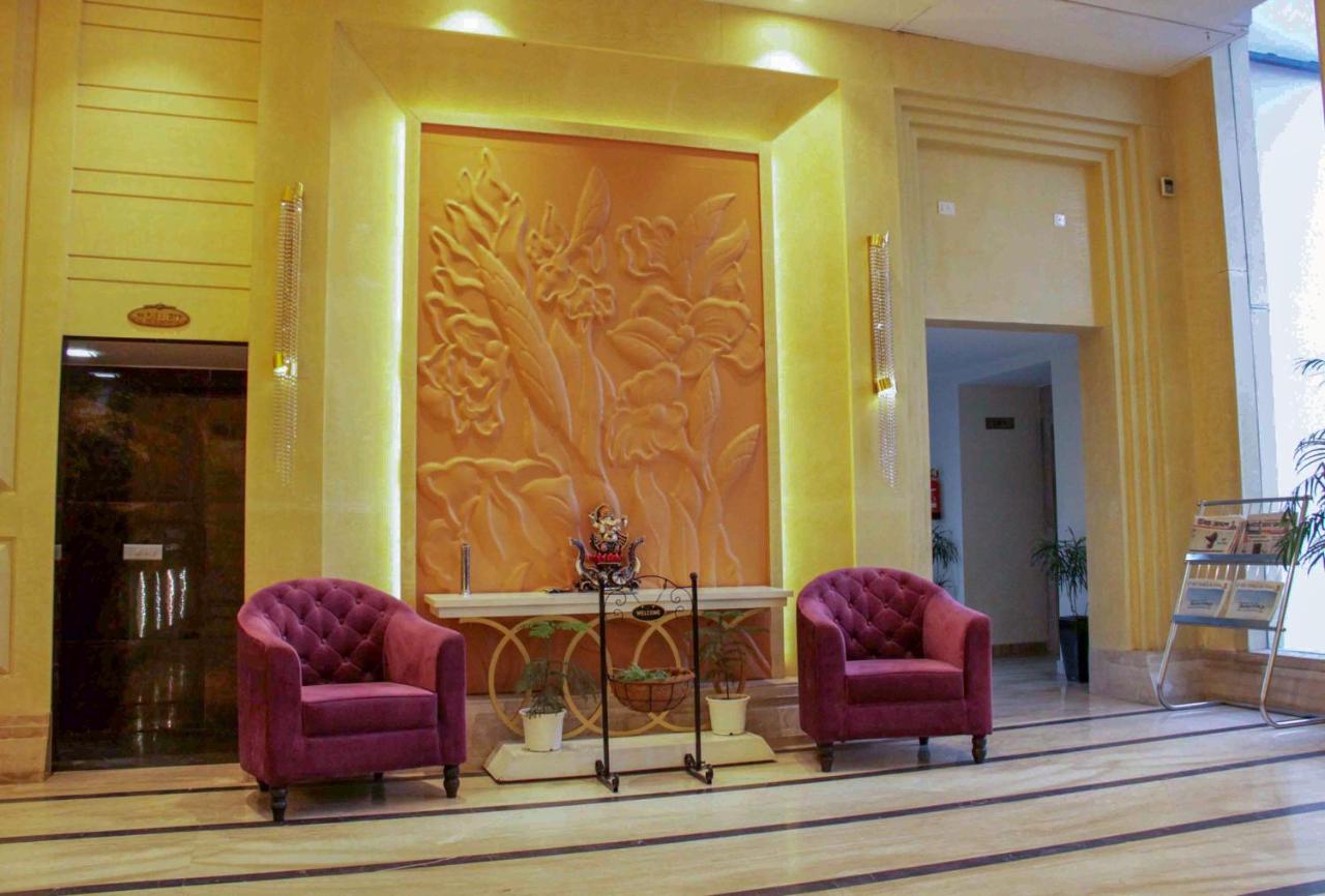 Four Leaf Hotel,Budaun Extérieur photo