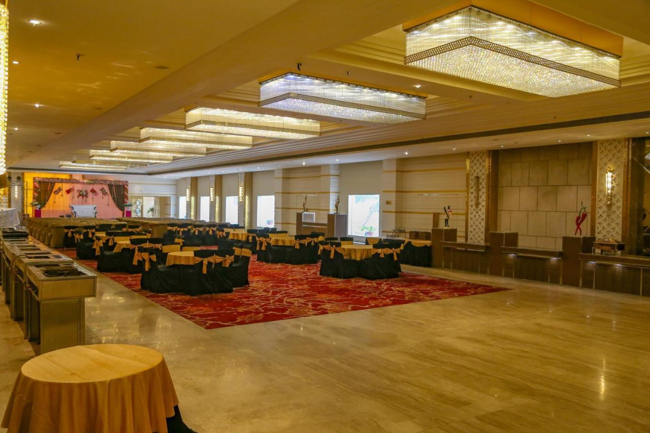 Four Leaf Hotel,Budaun Extérieur photo